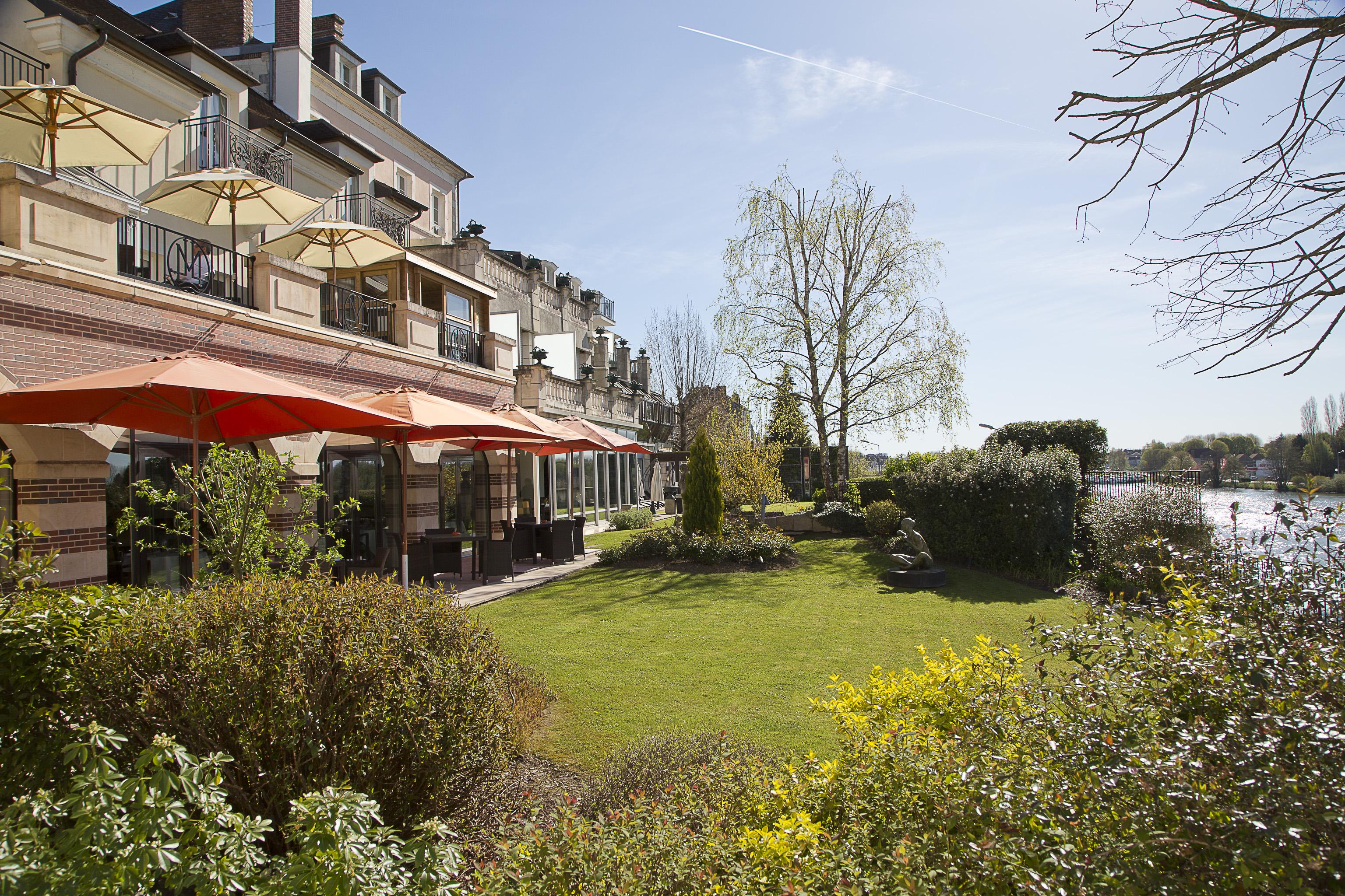 Hotel La Cote Saint Jacques Joigny Exterior foto